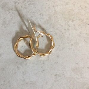 NWT 1” Gold Twisted Hoop Earrings - Women Jewelry